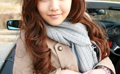 美女把胸罩解开让男生摸